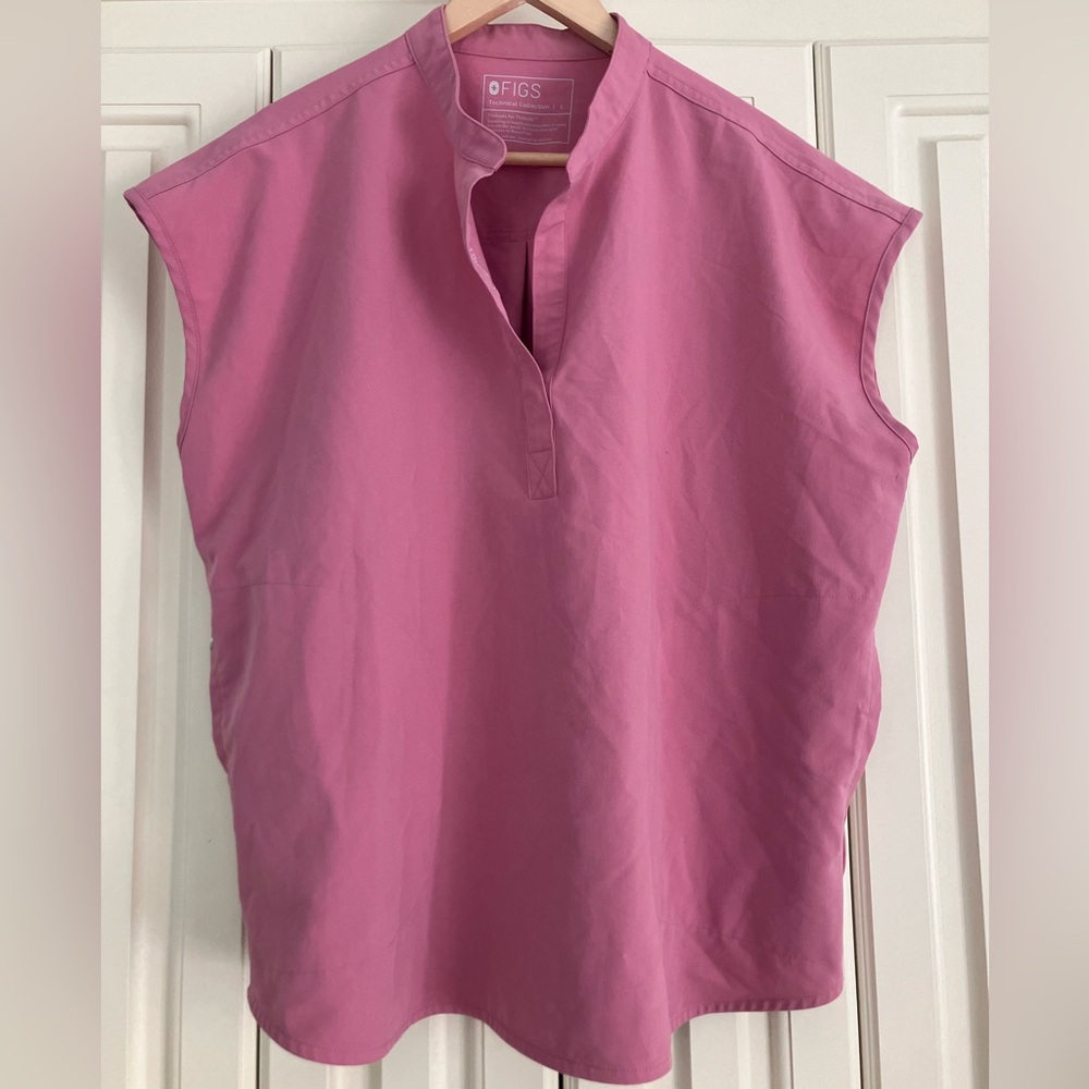 FIGS Chalk Pink Technical Collection Medical Scrub Top Size Large